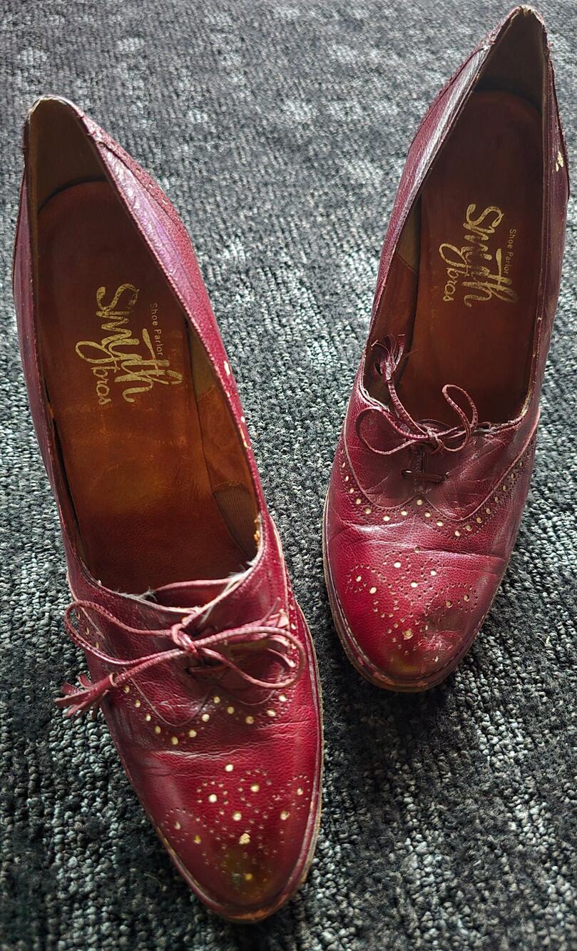 Vintage 70s 80s Smyth Bros Oxblood Wingtip Heeled Oxfords Brogue Pumps